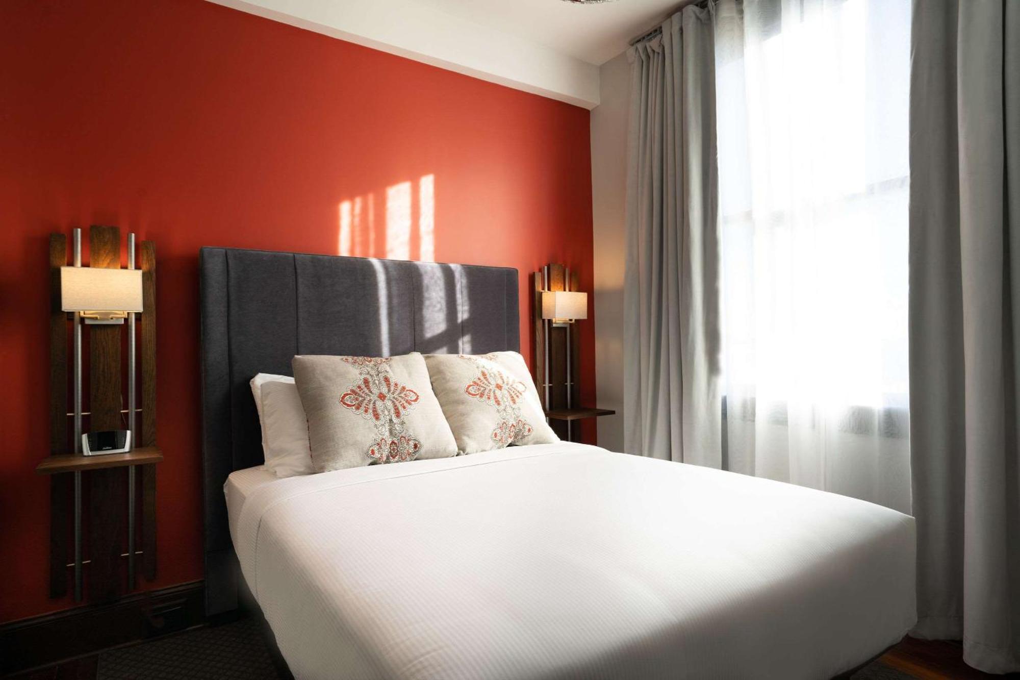 The Esquire Hotel Downtown Gastonia, Ascend Hotel Collection Экстерьер фото
