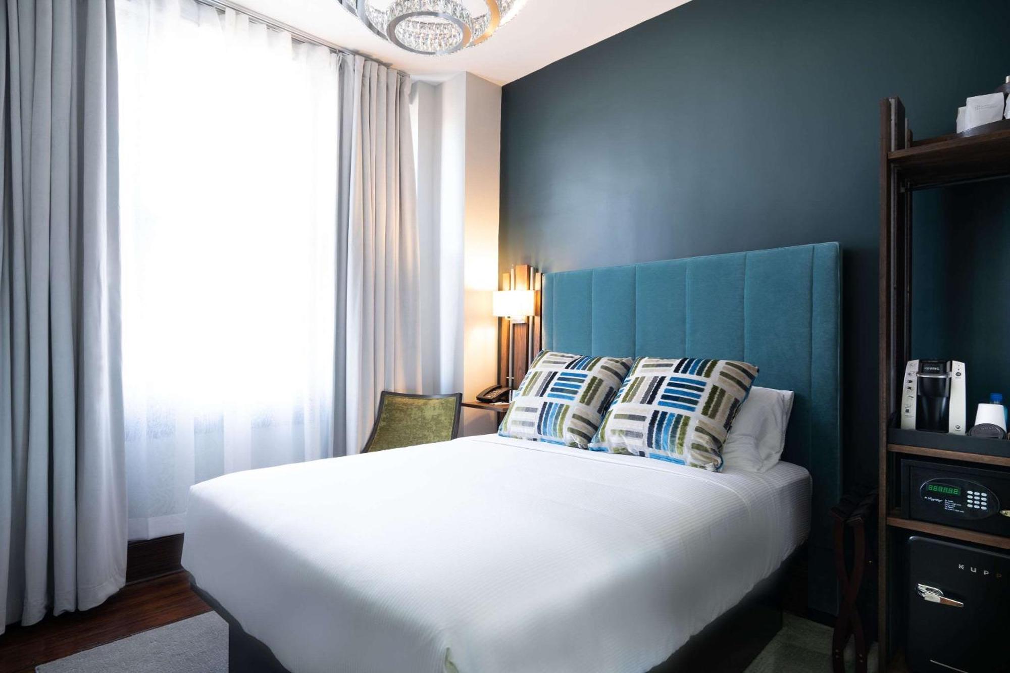 The Esquire Hotel Downtown Gastonia, Ascend Hotel Collection Экстерьер фото